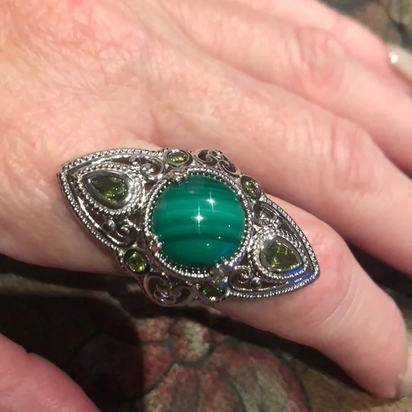 SOUTH African Malachite Cz Peridot Ring - Picture 3 of 8